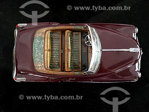  Assunto: Carro de brinquedo - Cadillac conversível - 1950 / Local: Rio de Janeiro (RJ) - Brasil / Data: 09/2012 