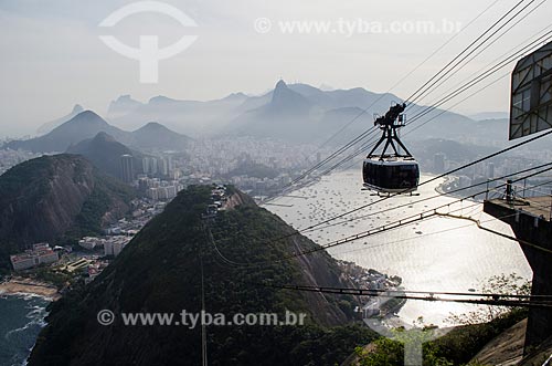  Assunto: Bondinho do Pão de Açúcar fazendo a travessia entre o Morro da Urca e o Pão de Açúcar / Local: Urca - Rio de Janeiro (RJ) - Brasil / Data: 09/2012 