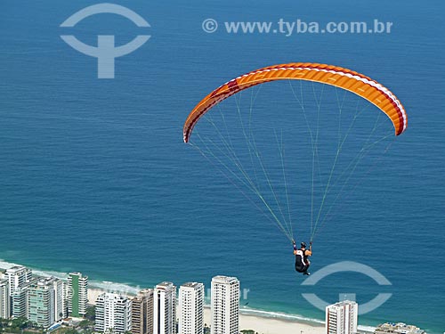  Assunto: Pessoas praticando voo livre na Rampa Pedra Bonita/Pepino / Local: São Conrado - Rio de Janeiro (RJ) - Brasil / Data: 04/2012 