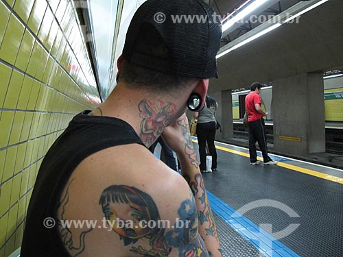  Assunto: Homem tatuado / Local: São Paulo (SP) - Brasil / Data: 07/2010 