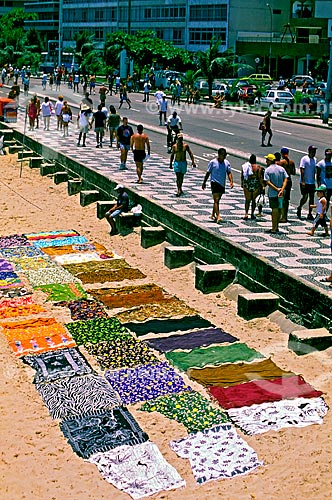  Assunto: Cangas à venda na praia de Ipanema / Local: Ipanema - Rio de Janeiro (RJ) - Brasil / Data: 1999 