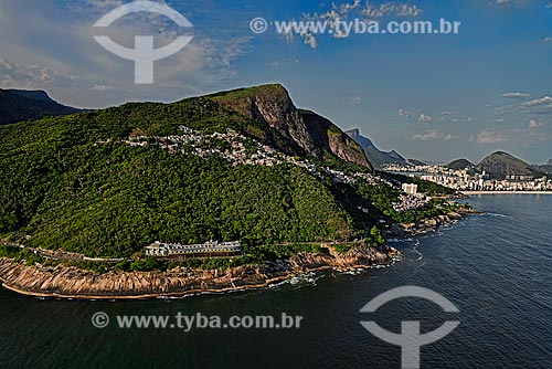  Assunto: Vista aérea da avenida Niemeyer e Favela do Vidigal com Leblon ao fundo / Local: São Conrado - Rio de Janeiro (RJ) - Brasil / Data: 12/2012 
