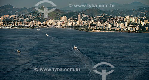 Assunto: Vista aérea da Baía de Guanabara com Niterói ao fundo / Local: Rio de Janeiro (RJ) - Brasil / Data: 12/2012 
