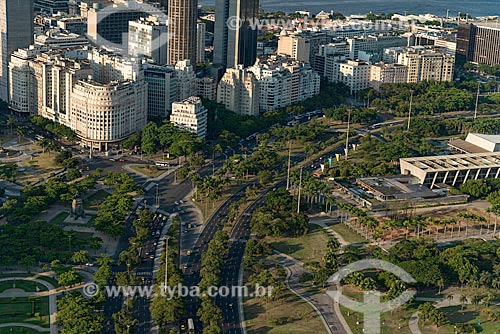  Assunto: Vista áerea do Aterro do Flamengo e prédios do centro da cidade / Local: Rio de Janeiro (RJ) - Brasil / Data: 12/2012 