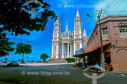  Assunto: Catedral de São Sebastião e tradicional  Bar Vesúvio na  Praça Dom Eduardo / Local: Ilhéus - Bahia (BA) - Brasil / Data: 1998 