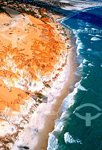  Assunto: Falésias na praia de Morro Branco / Local: Beberibe - Ceará (CE) - Brasil / Data: 1993 