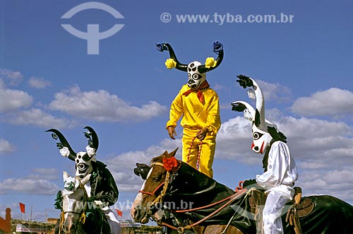  Assunto: Cavaleiros mascarados durante a Festa do Divino / Local: Pirenópolis - Goiás (GO) - Brasil / Data: 2000 