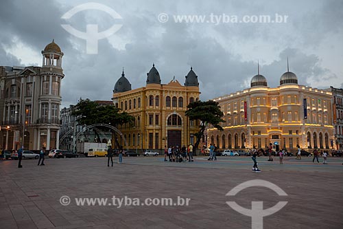  Assunto: Praça do Rio Branco - também conhecido como Marco Zero - com prédios do Instituto Cultural do Bandepe, Associação Comercial de Pernambuco e a Caixa Cultura ao fundo / Local: Recife - Pernambuco (PE) - Brasil / Data: 01/2013 