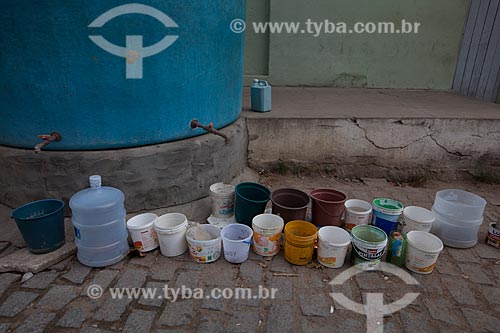  Assunto: Caixa dágua da COMPESA à espera de água do Projeto Operação Pipa / Local: São José do Egito - Pernambuco (PE) - Brasil / Data: 01/2013 