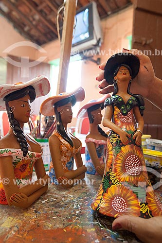  Assunto: Artesanato em cerâmica da família Vitalino / Local: Alto do Moura - Caruaru - Pernambuco (PE) - Brasil / Data: 01/2013 