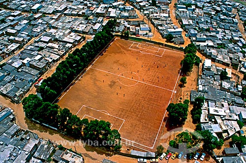  Assunto: Vista de campo de futebol na comunidade de Heliópolis / Local: São Paulo (SP) - Brasil / Data: 1994 