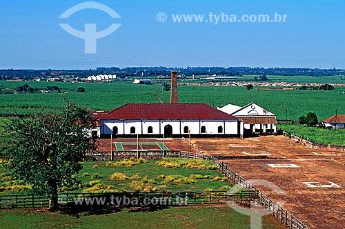  Assunto: Vista do terreiro de secagem de café e casa da fazenda Ibicaba / Local: Cordeirópolis - São Paulo (SP) - Brasil / Data: 1996 