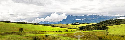  Assunto: Montanhas em Aiuruoca vistas a partir da Rodovia Vital Brasil / Local: Próximo à Aiuruoca - Minas Gerais (MG) - Brasil / Data: 01/2013 
