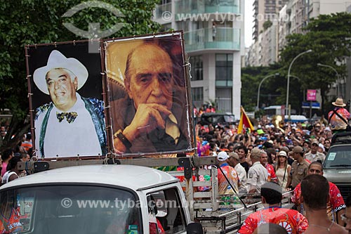  Assunto: Desfile da Banda de Ipanema - carro com imagens de Albino Pinheiro - fundador do bloco de carnaval de rua Banda de Ipanema - à esquerda e Oscar Niemeyer à direita / Local: Ipanema - Rio de Janeiro (RJ) - Brasil / Data: 01/2013 