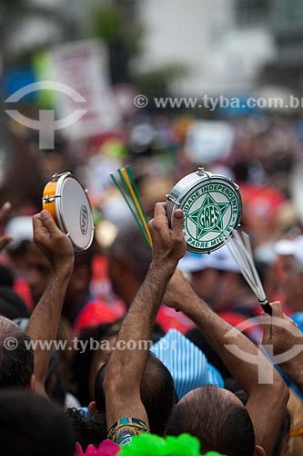  Assunto: Tamborins no desfile da Banda de Ipanema / Local: Ipanema - Rio de Janeiro (RJ) - Brasil / Data: 01/2013 