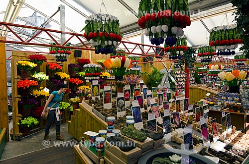  Assunto: Mercado de flores (Bloemenmarkt) de Amsterdam - fundado em 1862 possui instalações flutuantes / Local: Amsterdam - Holanda - Europa / Data: 05/2012 