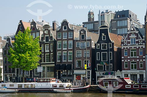  Assunto: Conjunto de casas típicas holandesas - conhecidas como Dansende Huizen (casas dançantes) por estarem tortas / Local: Amsterdam - Holanda - Europa / Data: 05/2012 