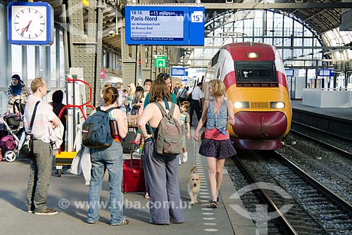  Assunto: TGV - abreviação de Trem de Alta Velocidade em francês - que liga Paris à Amsterdam na Estação Central de Amsterdam (Amsterdam Central Station) / Local: Amsterdam - Holanda - Europa / Data: 05/2012 