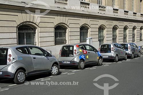  Assunto: B0 - também conhecido como Bluecar - carro elétrico de auto serviço para aluguel público / Local: Paris - França - Europa / Data: 05/2012 