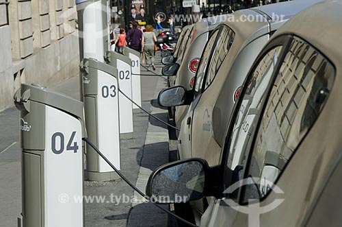 Assunto: B0 - também conhecido como Bluecar - carro elétrico de auto serviço para aluguel público / Local: Paris - França - Europa / Data: 05/2012 