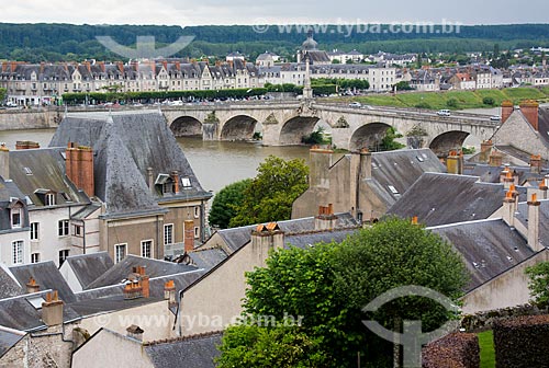  Assunto: Vista geral da cidade de Blois com a Pont Jacques Gabriel (Ponte Jacques Gabriel) ao fundo / Local: Blois - França - Europa / Data: 06/2012 