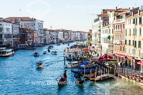  Assunto: Grande Canal visto da Ponte de Rialto / Local: Veneza - Itália - Europa / Data: 12/2012 
