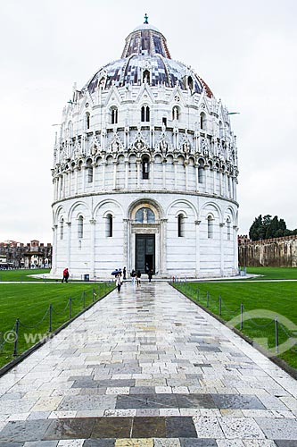  Assunto: Batistério de Pisa na Praça dos Milagres (Piazza dei Miracoli) / Local: Pisa - Itália - Europa / Data: 12/2012 