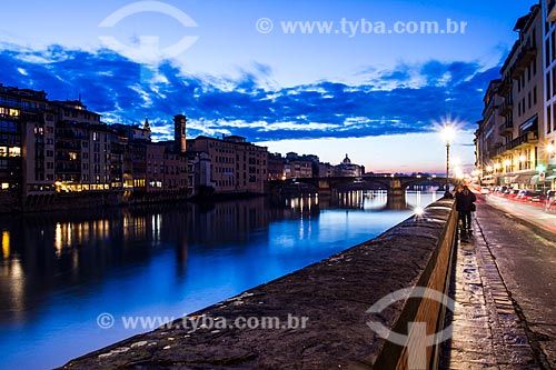  Assunto: Rio Arno e Ponte Santa Trinita ao fundo / Local: Florença - Itália - Europa / Data: 12/2012 