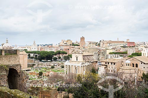  Assunto: Vista do Fórum Romano (Foro Romano) a partir da Colina Palatino / Local: Roma - Itália - Europa / Data: 12/2012 