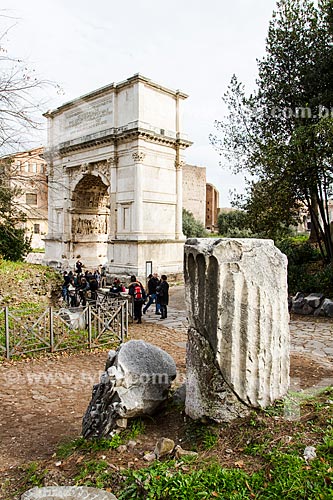  Assunto: Arco de Tito, construído em 81 d.C, situado no Fórum Romano / Local: Roma - Itália - Europa / Data: 12/2012 