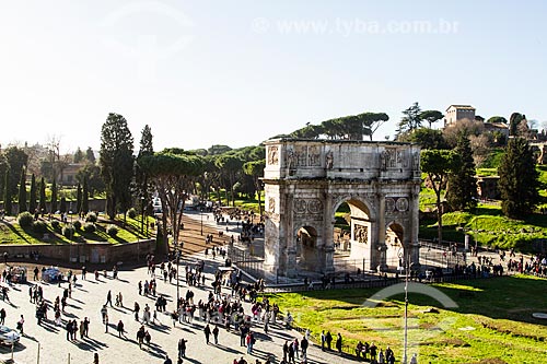  Assunto: Arco de Constantino (Arco di Constantino) visto do Coliseu / Local: Roma - Itália - Europa / Data: 12/2012 