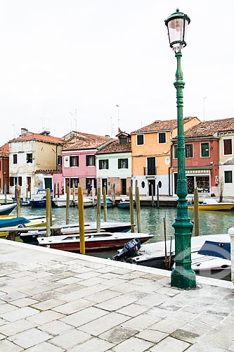  Assunto: Barcos ancorados às margens de um canal na Ilha de Murano / Local: Ilha de Murano - Província de Veneza - Itália - Europa / Data: 12/2012 