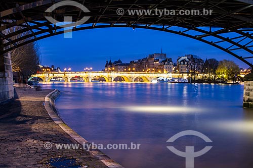  Assunto: Pont Neuf (Ponte Nova) - 1607 - vista da Pont des Arts (Ponte das Artes) / Local: Paris - França - Europa / Data: 12/2012 