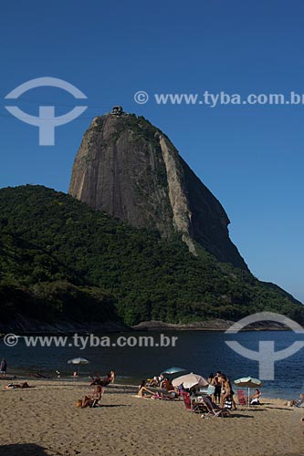  Assunto: Banhistas na Praia Vermelha com o Pão de Açúcar ao fundo / Local: Urca - Rio de Janeiro (RJ) - Brasil / Data: 03/2013 