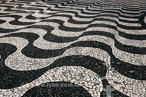 Assunto: Pedras portuguesas na calçada da Praça São Sebastião - assim como em Copacabana o padrão foi inspirado na Praça do Rossio em Lisboa / Local: Manaus - Amazonas (AM) - Brasil / Data: 08/2010 