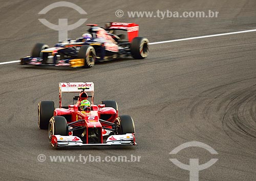  Assunto: Felipe Massa (Ferrari) e  Daniel Ricardo (Toro Rosso) durante o Grande Prêmio de Fórmula 1 no Autódromo de Abu Dhabi (Circuito de Yas Marina) / Local: Ilha Yas - Abu Dhabi - Emirados Árabes Unidos - Ásia / Data: 11/2012 