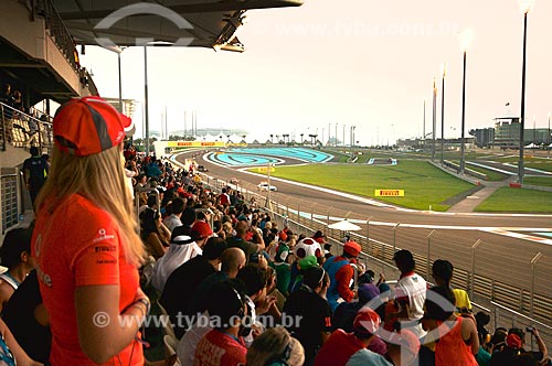  Assunto: Torcedores na arquibancada do Autódromo de Abu Dhabi (Circuito de Yas Marina) durante o Grande Prêmio de Fórmula 1 / Local: Ilha Yas - Abu Dhabi - Emirados Árabes Unidos - Ásia / Data: 11/2012 