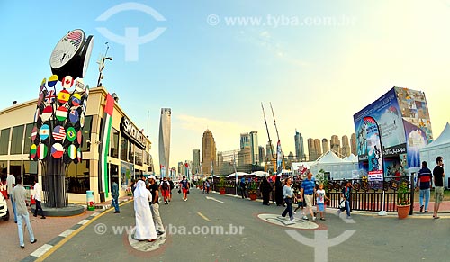  Assunto: Pessoas indo ao Campeonato Mundial de Paraquedismo 2012   / Local: Dubai Marina - Dubai - Emirados Árabes Unidos - Ásia / Data: 12/2012 