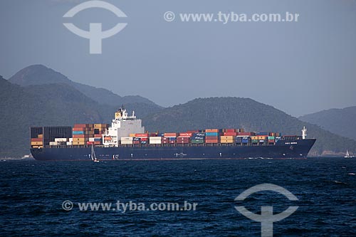  Assunto: Navio carregado de contêiners saindo da Baía de Guanabara / Local: Rio de Janeiro (RJ) - Brasil / Data: 02/2013 