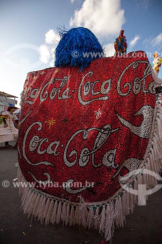  Assunto: Caboclos de lança em apresentação de Maracatu Rural - também conhecido como Maracatu de Baque Solto - com o logotipo da Coca-cola em sua roupa / Local: Nazaré da Mata - Pernambuco (PE) - Brasil / Data: 02/2013 