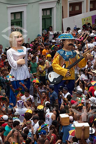  Bonecos de Olinda durante o carnaval de rua - representam Zuza Miranda e Thais - casal responsável pelo bloco que distribui Munguzá (um tipo de mingau de milho) em seu desfile na quarta-feira de cinzas   - Olinda - Pernambuco - Brasil