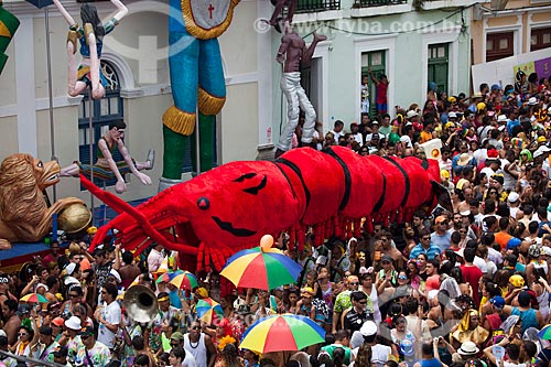  Assunto: Praça Monsenhor Fabricio - também conhecida como Praça ou Largo da Prefeitura - durante o carnaval com uma alegoria gigante em forma de camarão / Local: Olinda - Pernambuco (PE) - Brasil / Data: 02/2013 