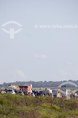  Assunto: Engarrafamento na Rodovia BR-101 / Local: Goiana - Pernambuco (PE) - Brasil / Data: 02/2013 