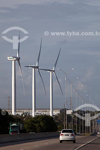  Aerogeradores (energia eólica) as margens da Rodovia BR-101 - Programa de Incentivo as Fontes Alternativas de Energia Eólica (PROINFA) - Parceria da Suzlon com a IMPEL do Brasil   - Alhandra - Paraíba - Brasil
