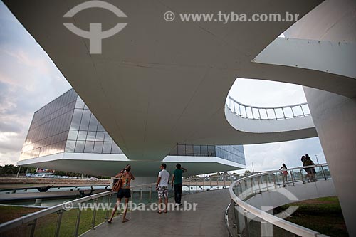  Assunto: Turistas na rampa de acesso à Torre Mirante da Estação Cabo Branco (2008) - também conhecida como Estação Ciência, Cultura e Artes / Local: João Pessoa - Paraíba (PB) - Brasil / Data: 02/2013 