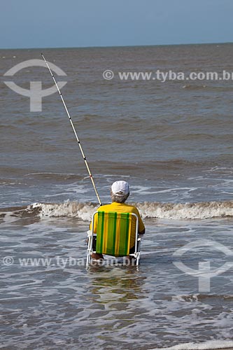  Assunto: Pescador na Praia de Costinha / Local: Lucena - Paraíba (PB) - Brasil / Data: 02/2013 