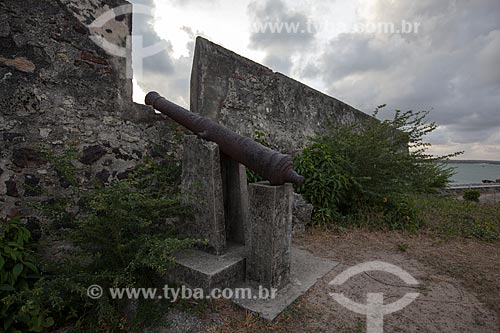  Assunto: Canhão no Forte de Santa Catarina do Cabedelo (1585) - também conhecida como Fortaleza de Santa Catarina / Local: Cabedelo - Paraíba (PB) - Brasil / Data: 02/2013 