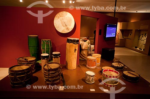  Assunto: Instrumentos de percussão - Exposição permanente na Fundação Joaquim Nabuco, Campus Gilberto Freyre (Uso cultural) / Local: Recife - Pernambuco (PE) - Brasil / Data: 02/2013 