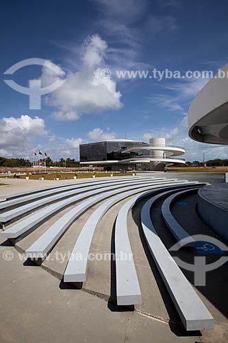  Assunto: Assentos do Anfiteatro com a Torre Mirante da Estação Cabo Branco (2008) - também conhecida como Estação Ciência, Cultura e Artes - ao fundo / Local: João Pessoa - Paraíba (PB) - Brasil / Data: 02/2013 