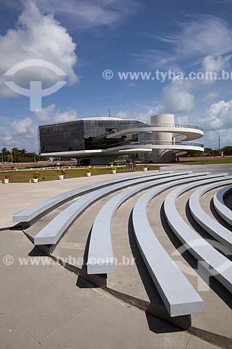  Assunto: Assentos do Anfiteatro com a Torre Mirante da Estação Cabo Branco (2008) - também conhecida como Estação Ciência, Cultura e Artes - ao fundo / Local: João Pessoa - Paraíba (PB) - Brasil / Data: 02/2013 